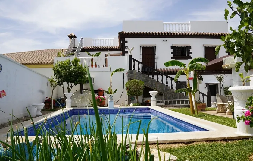 Complete villa with pool in Arcos de la Frontera - Image 1