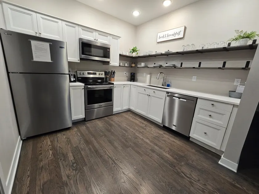 Parkway Place - B - Image 1