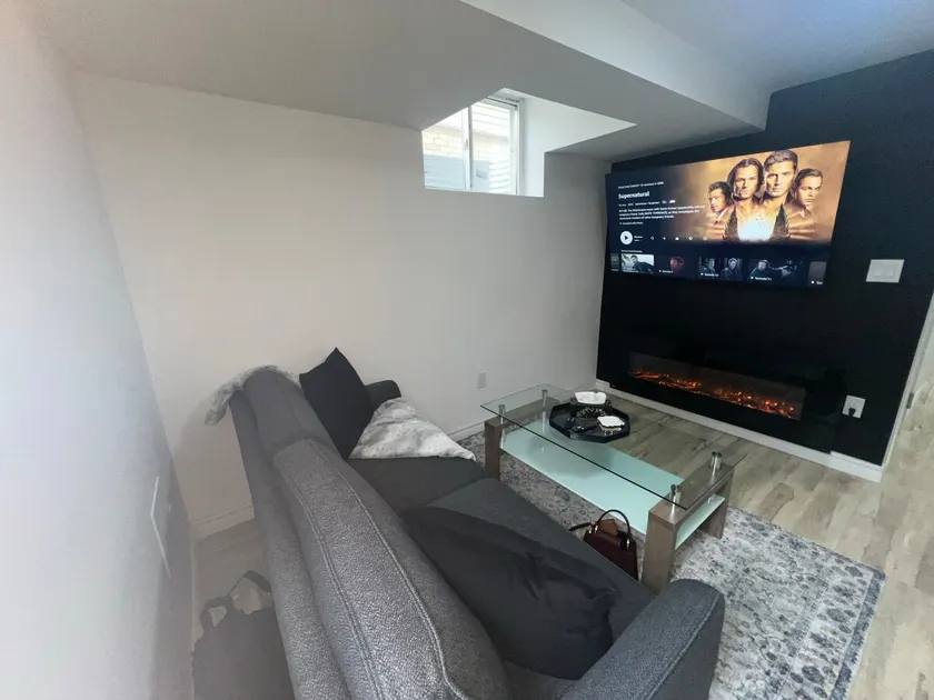 2 Bedrooms Waterfront - Image 1