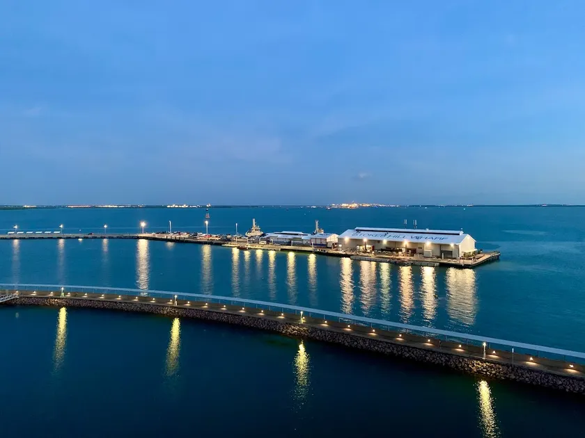 Serenity Short Stays - Deja Blue - at Darwin Waterfront - Image 1
