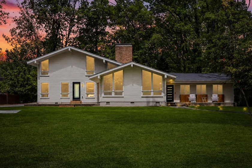 Stylish, Bright, Modern Spacious Home Near ECU - Image 1