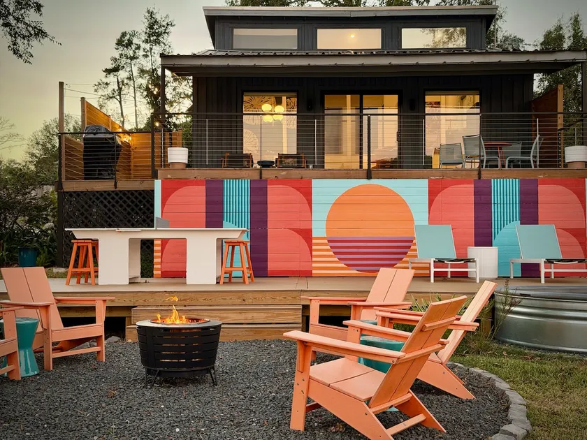 Luxe Lakefront, Fire Pit, Cowboy Pool, Kayak, Dock - Image 1