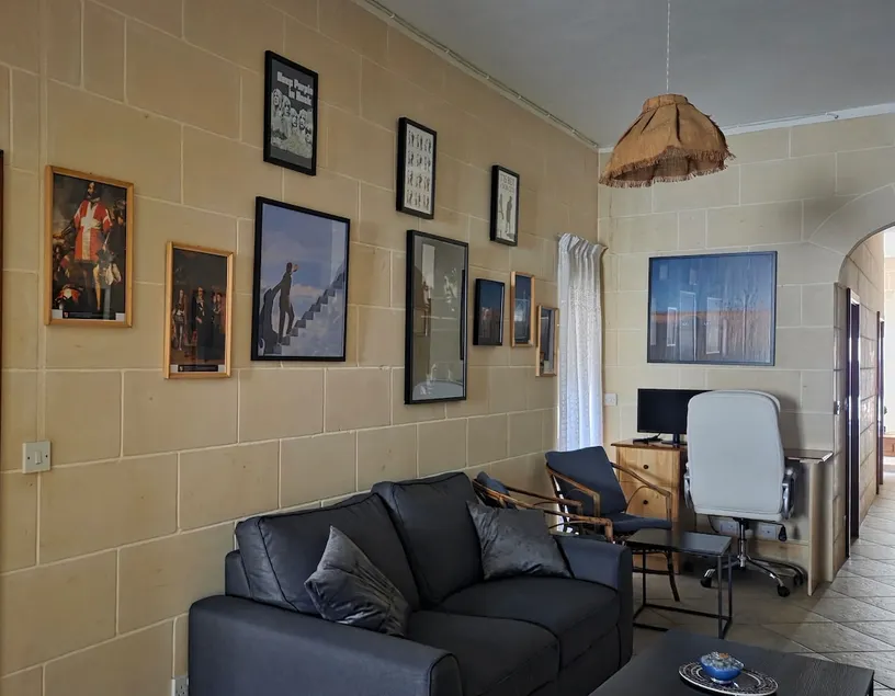 Spacious Quiet 3 Bedroom 3 Bathroom Apartment - Image 1