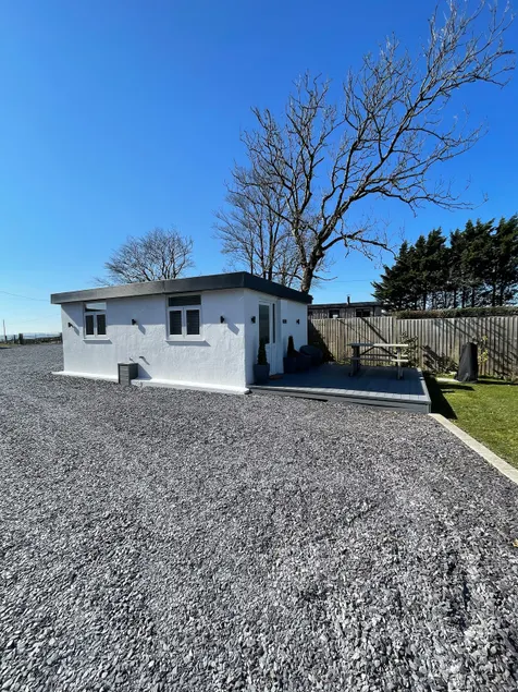Seiriol quiet lodge near Beaumaris & Menai Bridge - Image 1