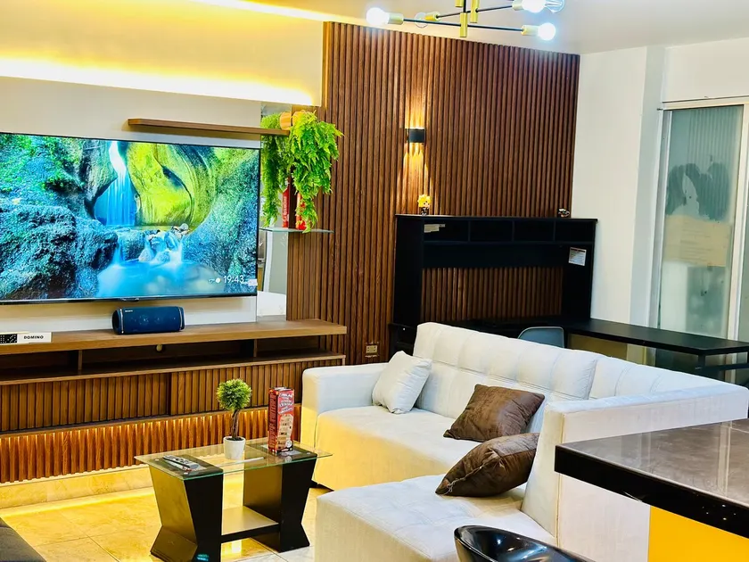 Modern new mini apartment with a queen-size bed - Image 1