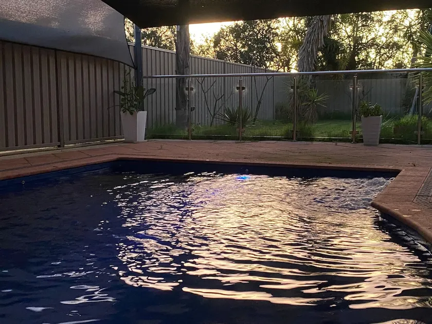 Friends river retreat with pool - Image 1