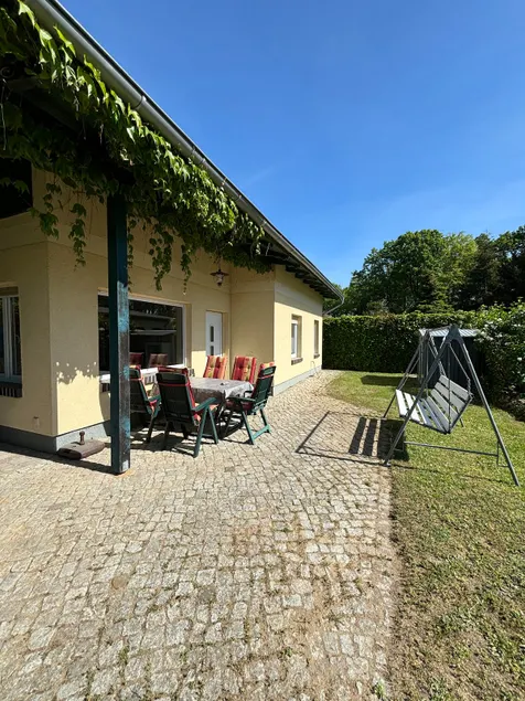 Quiet bungalow on the Kyritzer Untersee with garden - Image 1