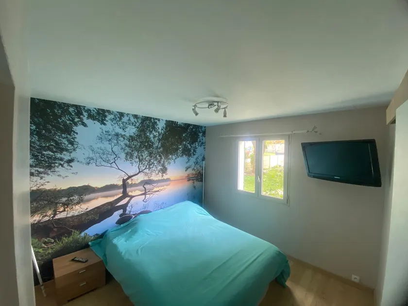 2 bedrooms + kitchenette, bathroom, toilet, independent entrance - Image 1