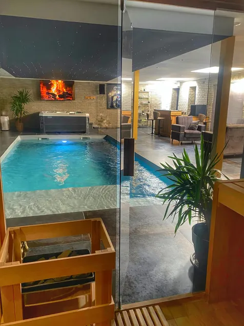 Modern accommodation, private pool, jacuzzi, hammam - Image 1