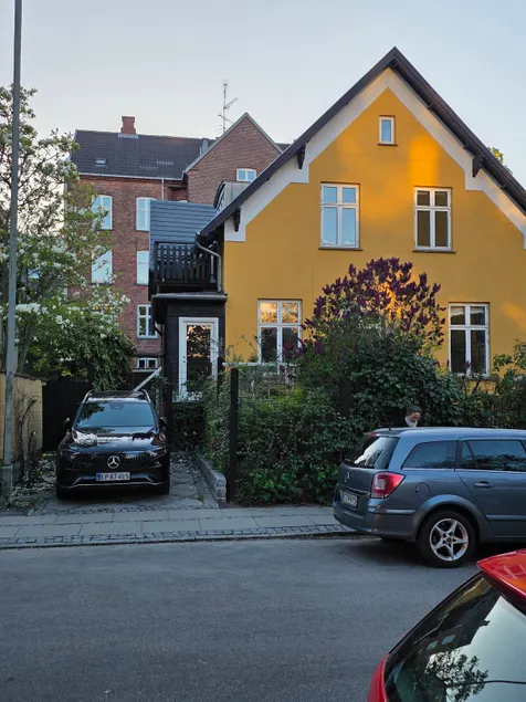 Central Townhouse - Image 1