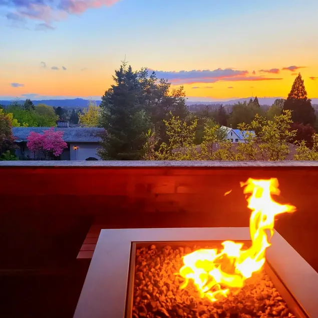 RoofTop FirePit, HotTub & Outdoor Theater - Image 1