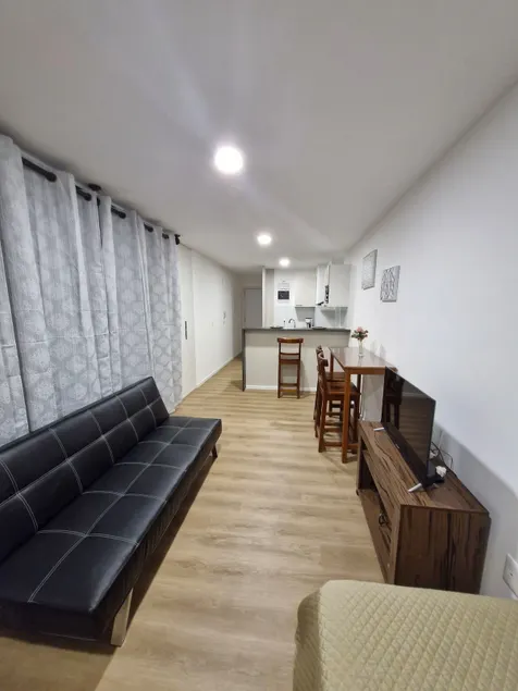 New, 5 people, parking option - Image 1