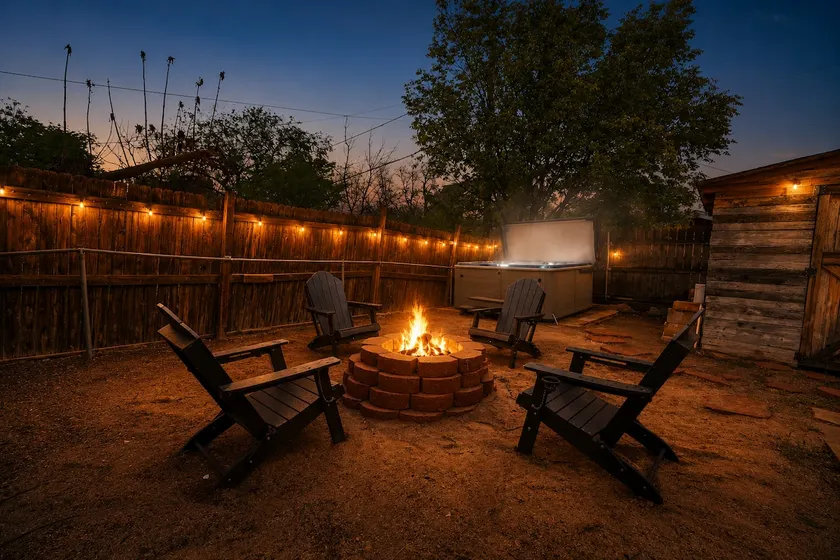 Hot Tub + Fire Pit + Movie Projector+ BBQ| Near DT - Image 1