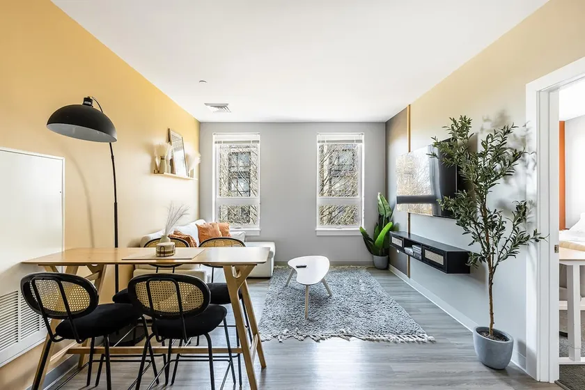 The Jenner : Urban Escape • Inviting • W/D - Image 1