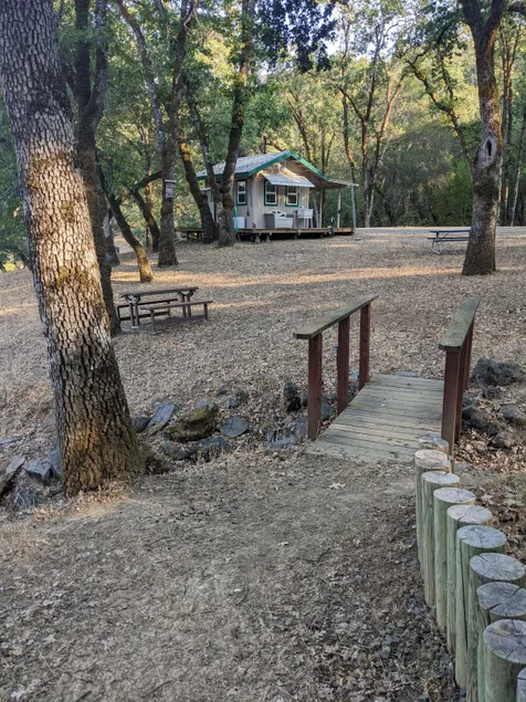 4th of July! Cabin in the Oak woods at the Pond! - Image 1