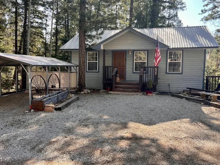 Serenity Cottage – Peaceful 3BR w/ Spacious Deck - Image 1