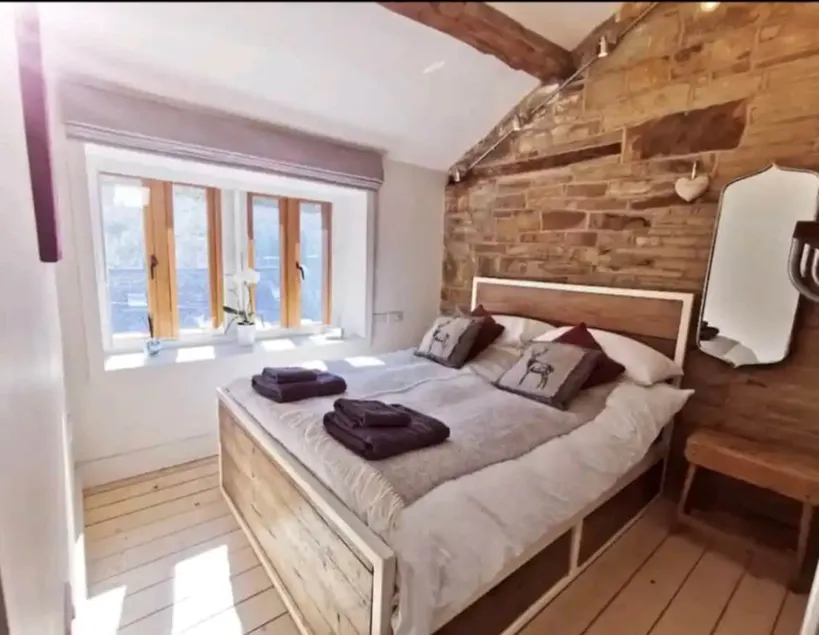 Love Cottage in Holmfirth Centre With Free Parking - Image 1