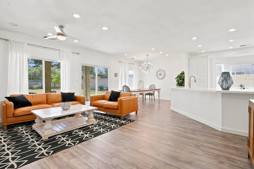Bright and Spacious Home in Prime Location! - Image 1