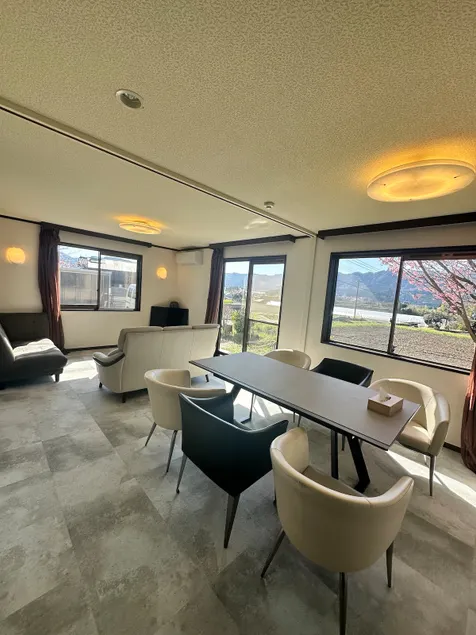 House surrounded by countryside.The view of Mt. Aso is close to the Shirakawa water source.20 minute drive to the crater!Length-of-stay discounts! - Image 1