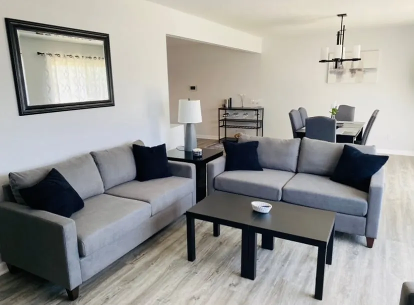 Modern Oasis Near The Legends - Image 1