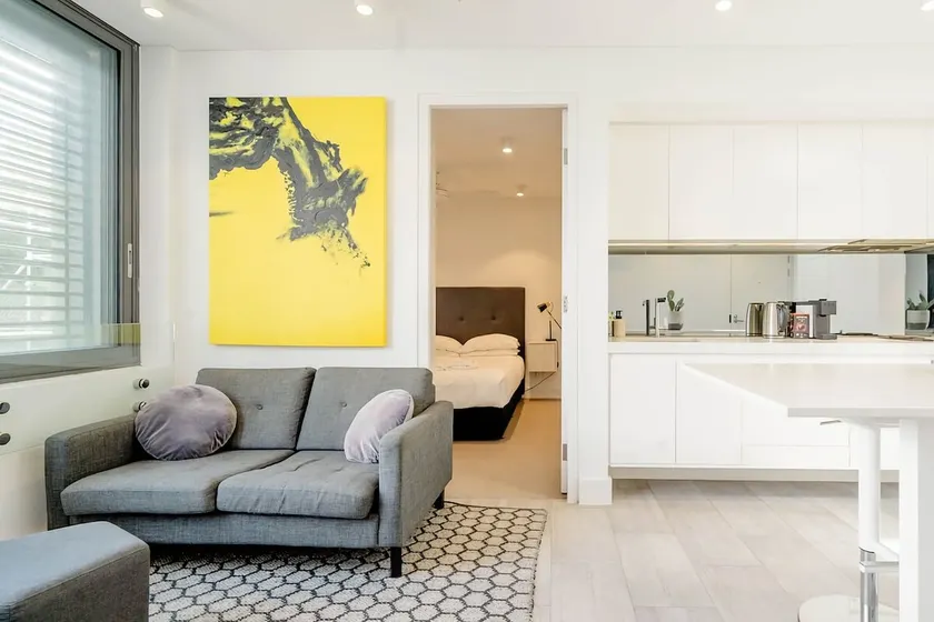 Top Floor Bondi Retreat Near Beach, Cafés & Dining - Image 1