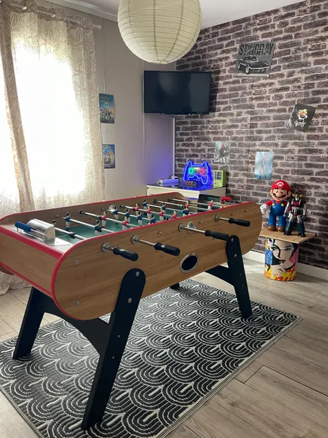 *spa/sauna/foosball/air conditioning *Large family home* - Image 1