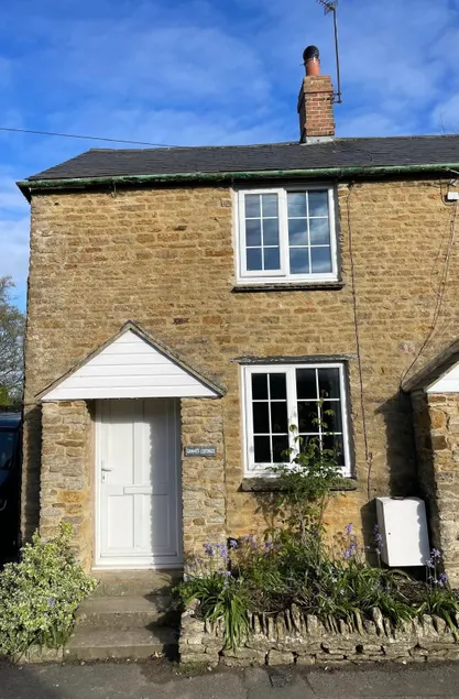 Cosy 2 bedroom stone cottage in Charlton - Image 1