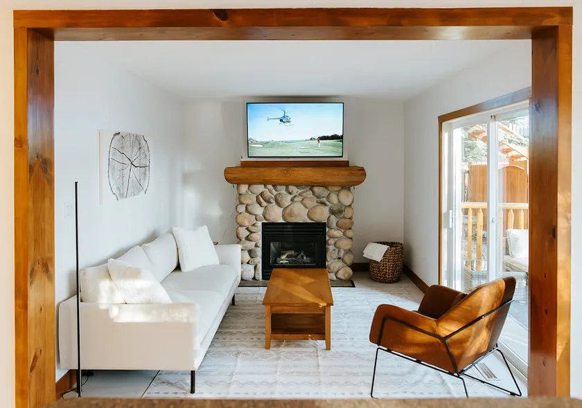 Ski Hill House 230 - Image 1