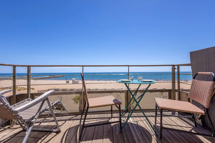 Seafront with Stunning Sea View · Valras'Loc - Image 1