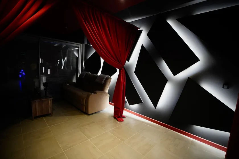 L unique Cinéma Room - Image 1