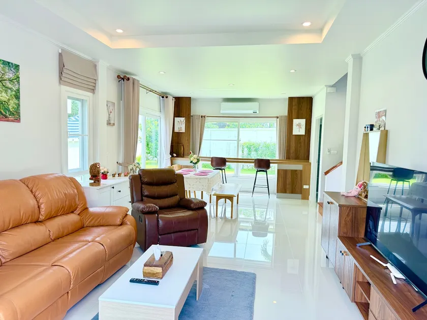 Private 3BR Home | Near Panyaden Esara Kad Farang - Image 1