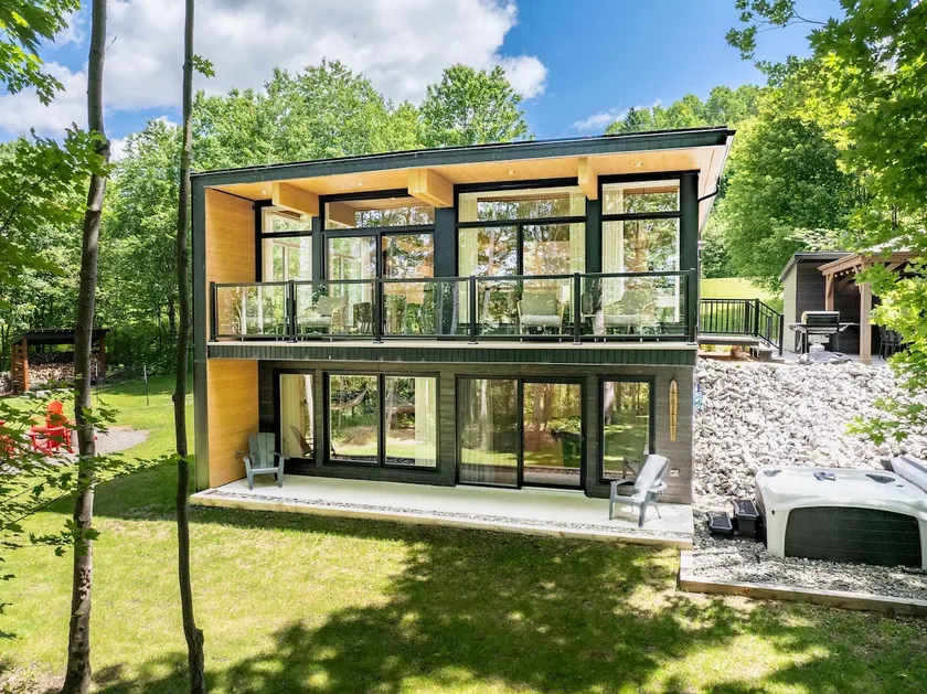 Chalet Mid-Century - Lakeside Joseph - Le Charlo - Image 1