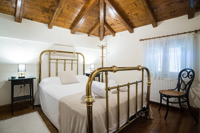 Cozy Attic Suite - Elia Apartments Chrisso - Image 1