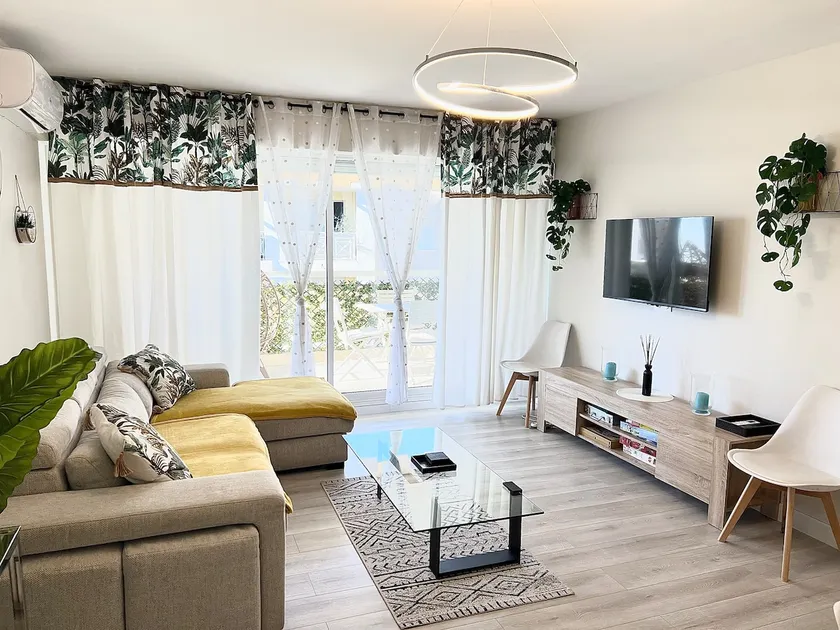 Paradistay - Image 1