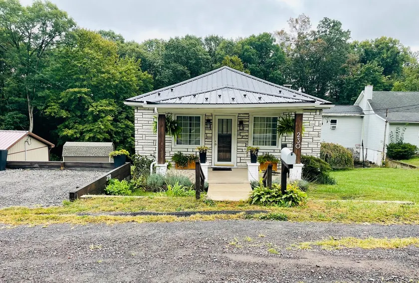 Anthracite AirBnB - Image 1