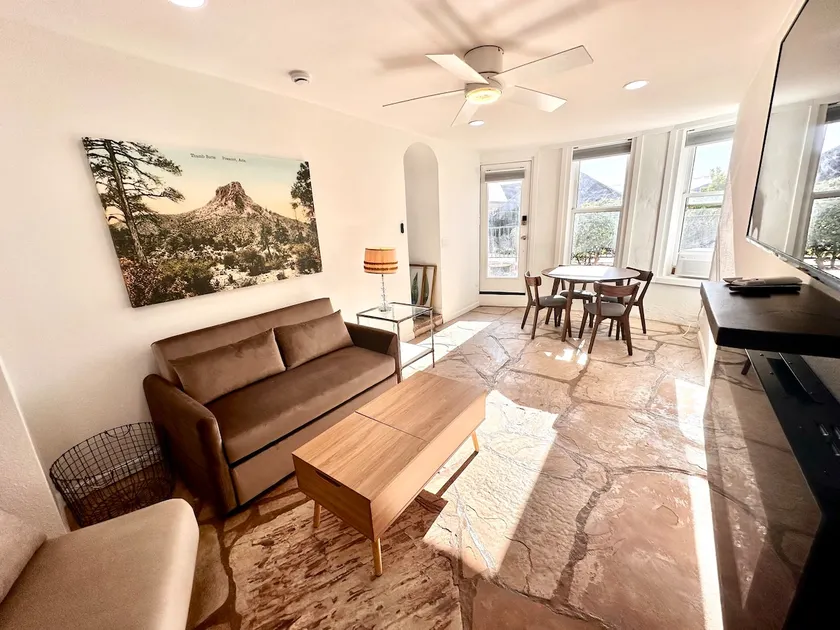 1900 Suite Downtown Views pet friendly - Image 1
