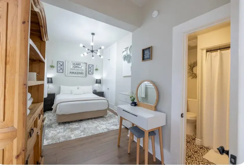 The Flat on 5th-walk to dt! - Image 1