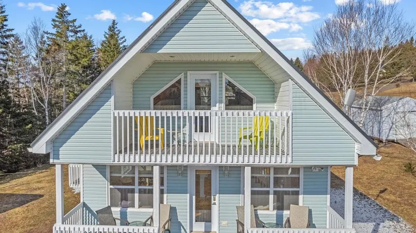 2 BR New London Riverside Chalet - Image 1