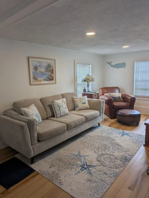 Cozy 1BR Walk to Cocoa Village & Riverfront Events - Image 1