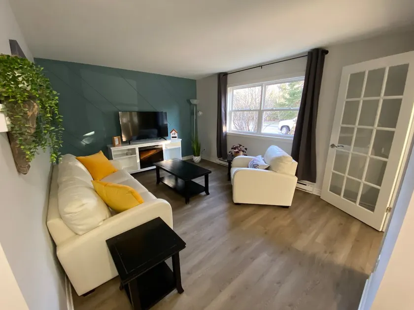 Cozy 1-Bdrm Apartment Near Beach - Image 1