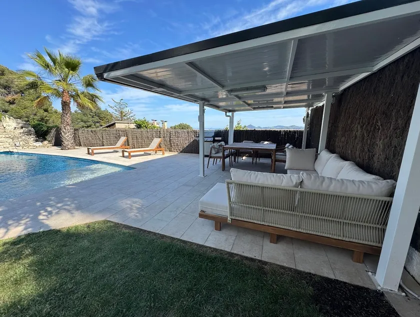 Sunny house with pool and sauna near BCN - Image 1