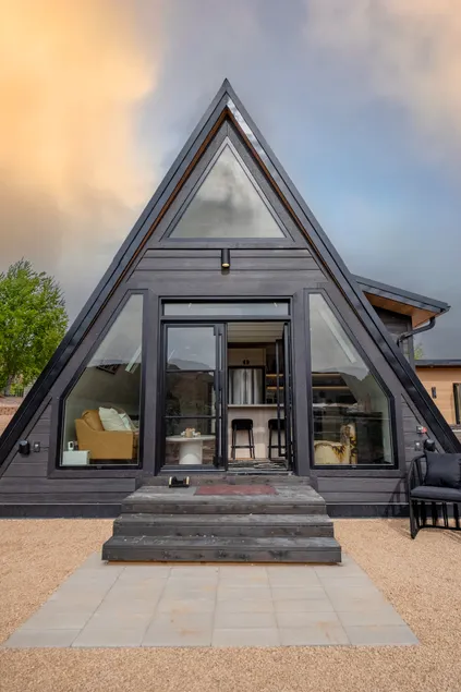 Luxury Aframe by Zion walkable to dinner Kanab - Image 1
