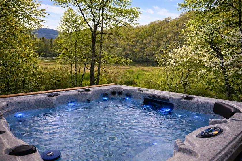 Spacious River Mtn home w/Hot Tub,Theater,Game Rm - Image 1