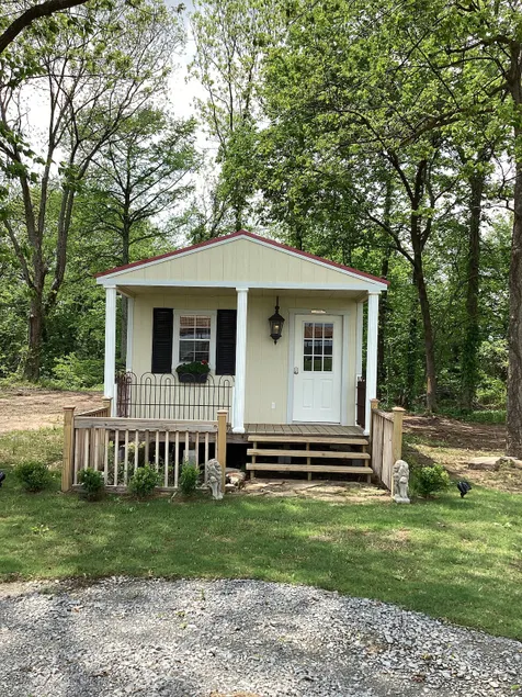 “Spring” Cottage at Farmstead - Image 1