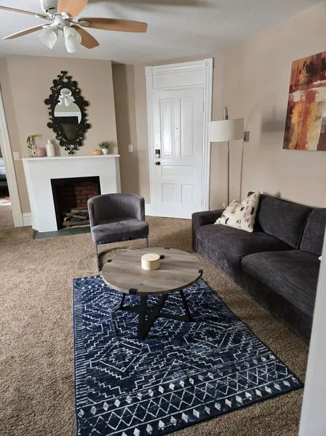 Welcome home 1 bedroom apt - Image 1