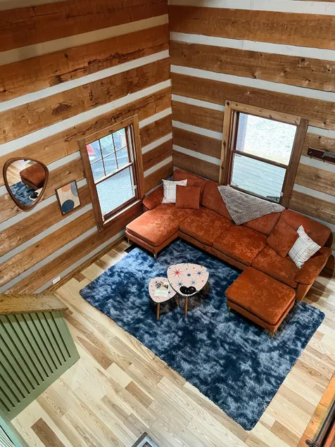 Retro Cabin | Hot Tub | Pond | King Bed | Jukebox - Image 1