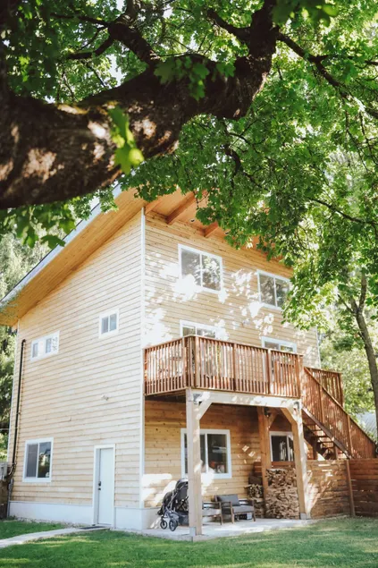 Maple Grove Guesthouse - Image 1