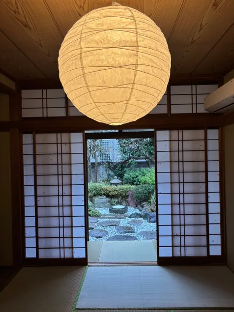 Entire house. Looking out over the Japanese-style garden, You can relax.Next to the supermarket. - Image 1