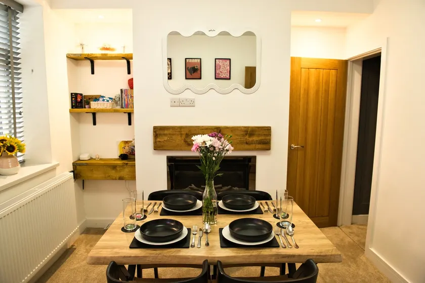 Quirky & Comfortable Residence - Image 1