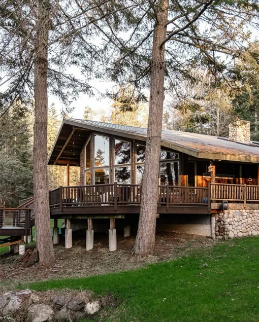 Rose Mountain Lodge - Image 1